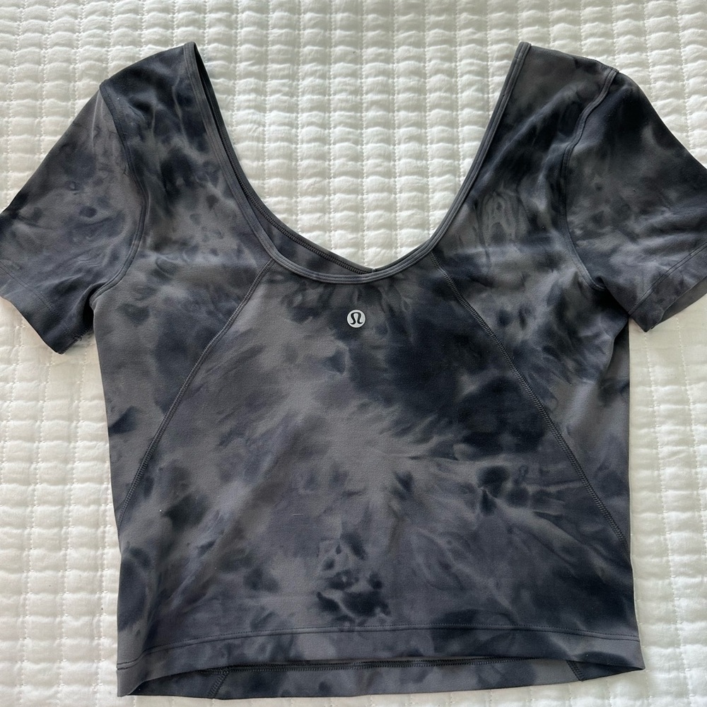 Lululemon align Tee never worn!!